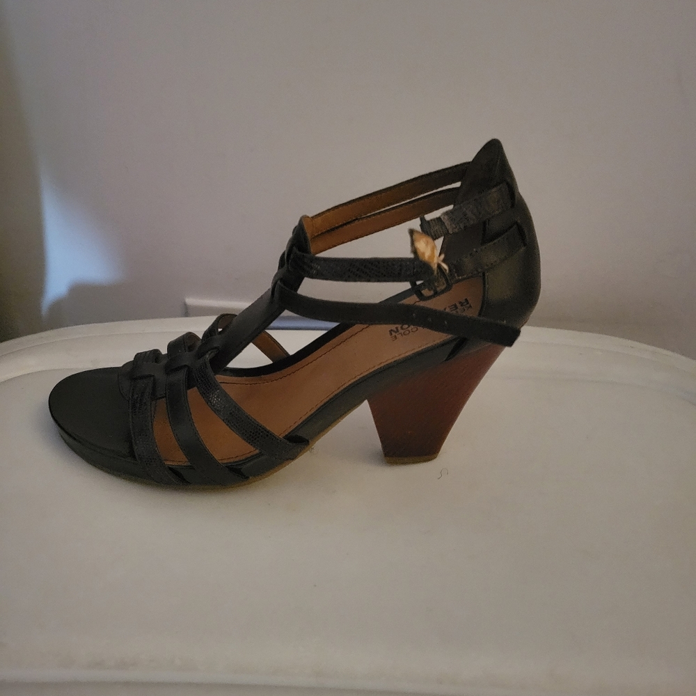 Kenneth Cole Reaction Sandals